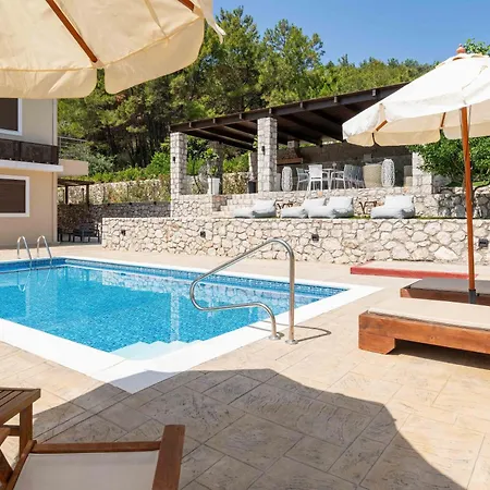 Adonis In Nature 别墅