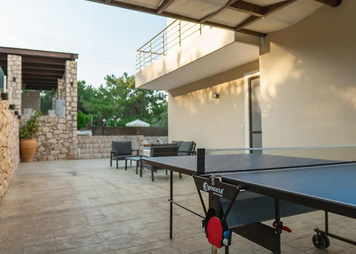 Adonis In Nature Vilă Ixia (Rhodes)